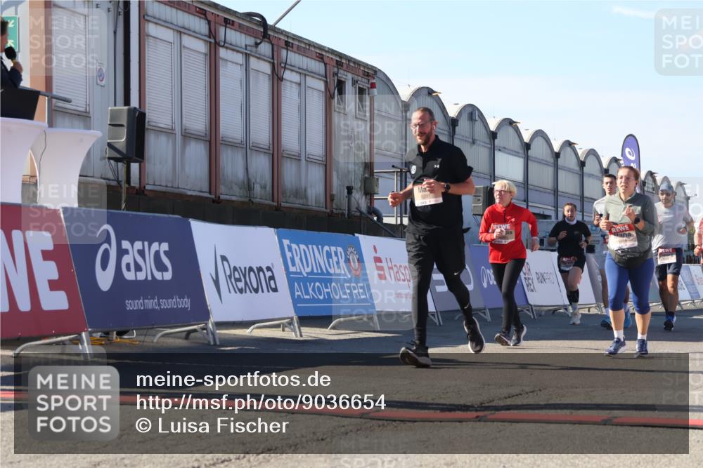 03.10.2025 - Köhlbrandbrückenlauf Luisa Fischer http://msf.ph/oto/9036654 03.10.2025 13:23:24 Ziel 4450, 4477, 4719, 4887, 4892, 4911, 5003, 5114, 6277, 6291, 6337, 6338, 6378, 6618, 6619, 6652, 6653 meine-sportfotos.de