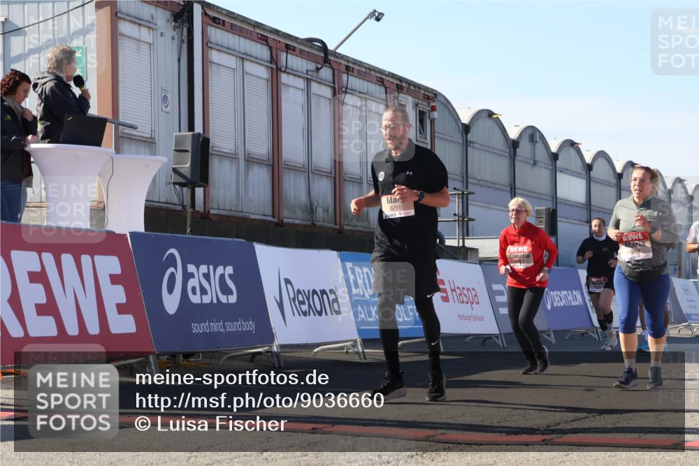03.10.2025 - Köhlbrandbrückenlauf Luisa Fischer http://msf.ph/oto/9036660 03.10.2025 13:23:24 Ziel 4450, 4477, 4719, 4887, 4892, 4911, 5003, 5114, 6277, 6291, 6337, 6338, 6378, 6618, 6619, 6652, 6653 meine-sportfotos.de