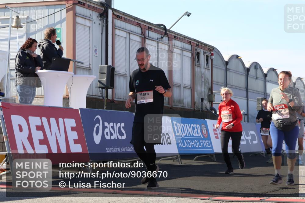 03.10.2025 - Köhlbrandbrückenlauf Luisa Fischer http://msf.ph/oto/9036670 03.10.2025 13:23:25 Ziel 4450, 4477, 4719, 4887, 4892, 4911, 5003, 5114, 6277, 6291, 6337, 6338, 6378, 6618, 6619, 6652, 6653 meine-sportfotos.de