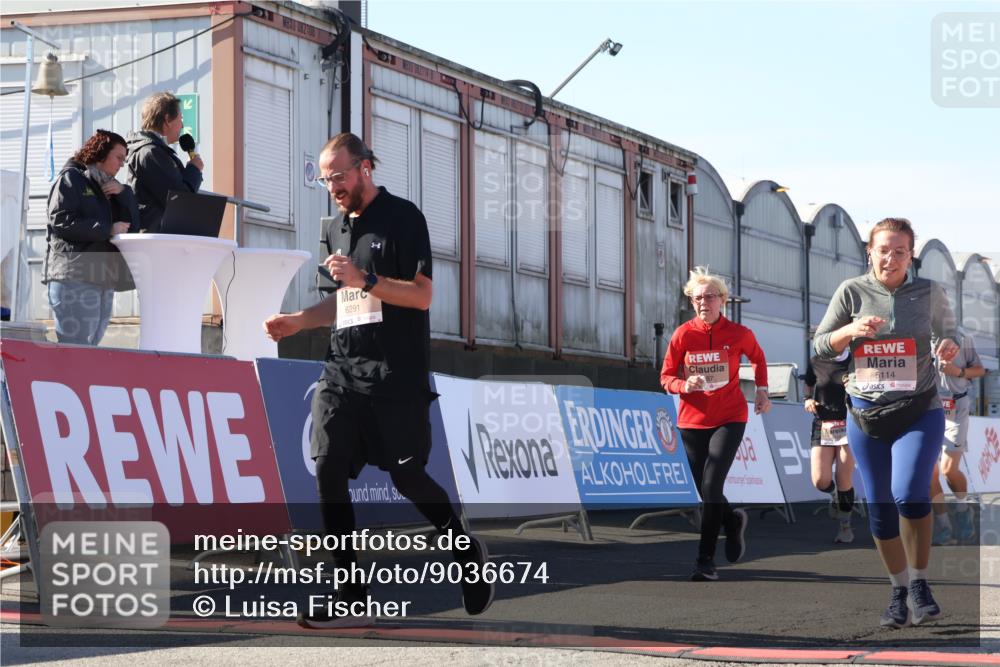 03.10.2025 - Köhlbrandbrückenlauf Luisa Fischer http://msf.ph/oto/9036674 03.10.2025 13:23:25 Ziel 4450, 4477, 4719, 4887, 4892, 4911, 5003, 5114, 6277, 6291, 6337, 6338, 6378, 6618, 6619, 6652, 6653 meine-sportfotos.de