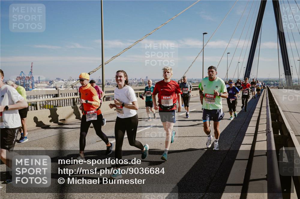 03.10.2025 - Köhlbrandbrückenlauf Michael Burmester http://msf.ph/oto/9036684 03.10.2025 12:29:23 Position 1 6774 meine-sportfotos.de