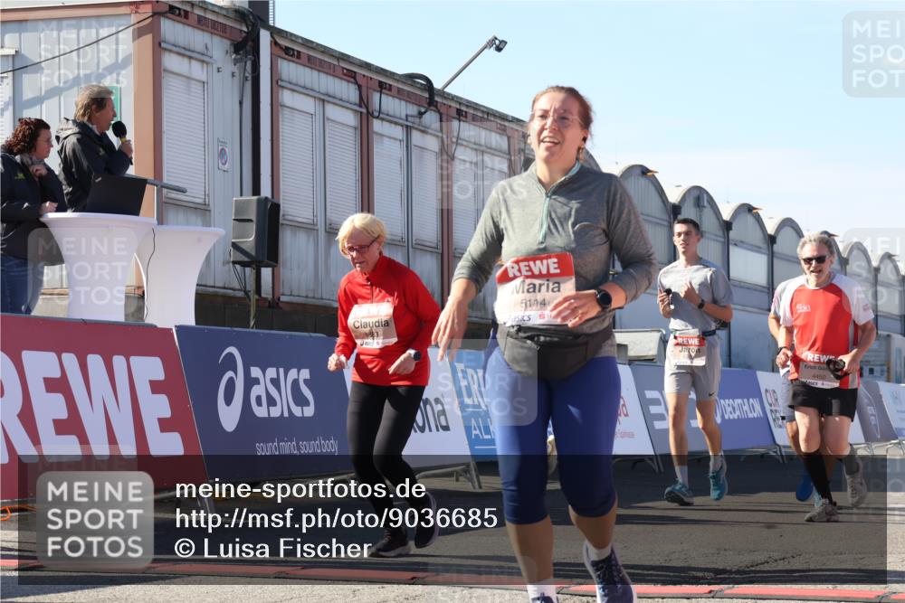 03.10.2025 - Köhlbrandbrückenlauf Luisa Fischer http://msf.ph/oto/9036685 03.10.2025 13:23:27 Ziel 4450, 4477, 4719, 4887, 4892, 4911, 5003, 5114, 6277, 6291, 6337, 6338, 6378, 6618, 6619, 6653 meine-sportfotos.de