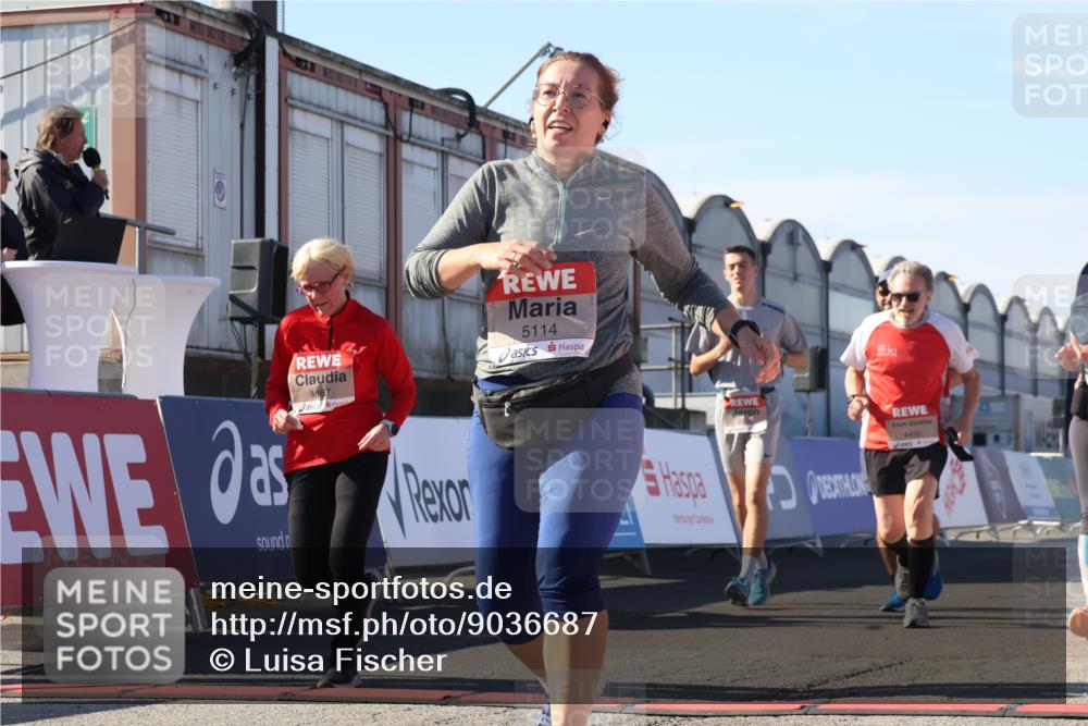 03.10.2025 - Köhlbrandbrückenlauf Luisa Fischer http://msf.ph/oto/9036687 03.10.2025 13:23:27 Ziel 4450, 4477, 4719, 4887, 4892, 4911, 5003, 5114, 6277, 6291, 6337, 6338, 6378, 6618, 6619, 6653 meine-sportfotos.de