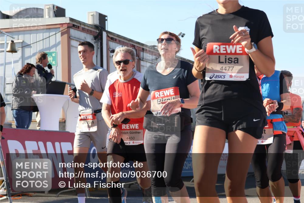 03.10.2025 - Köhlbrandbrückenlauf Luisa Fischer http://msf.ph/oto/9036700 03.10.2025 13:23:30 Ziel 4450, 4477, 4719, 4752, 4887, 4892, 4911, 5003, 5114, 5653, 6291, 6337, 6338, 6378, 6618, 6619 meine-sportfotos.de
