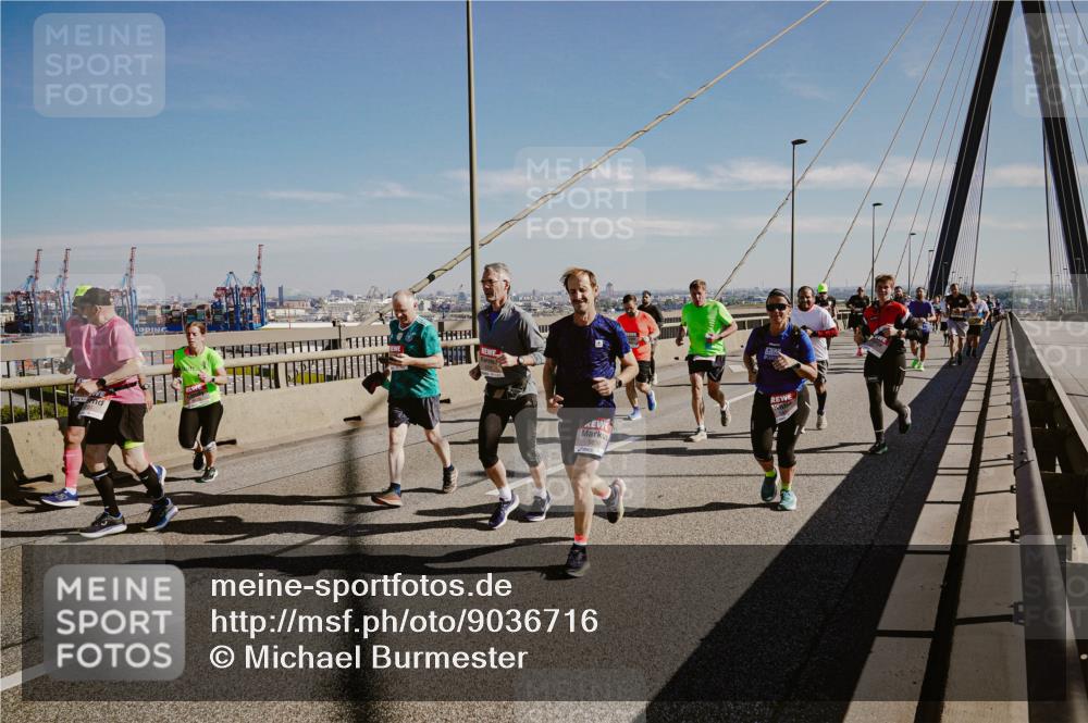 03.10.2025 - Köhlbrandbrückenlauf Michael Burmester http://msf.ph/oto/9036716 03.10.2025 12:29:25 Position 1  meine-sportfotos.de