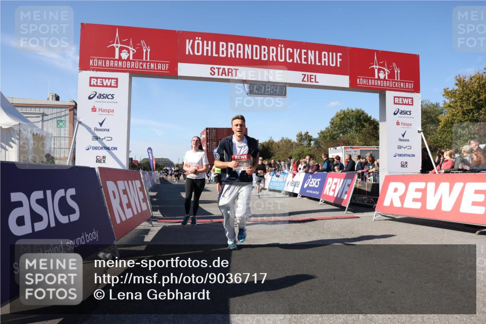 03.10.2025 - Köhlbrandbrückenlauf Lena Gebhardt http://msf.ph/oto/9036717 03.10.2025 13:13:41 Ziel 4065, 4461, 4580, 4595, 5147, 5802, 5884, 5886, 5908, 6116, 6363, 6366 meine-sportfotos.de