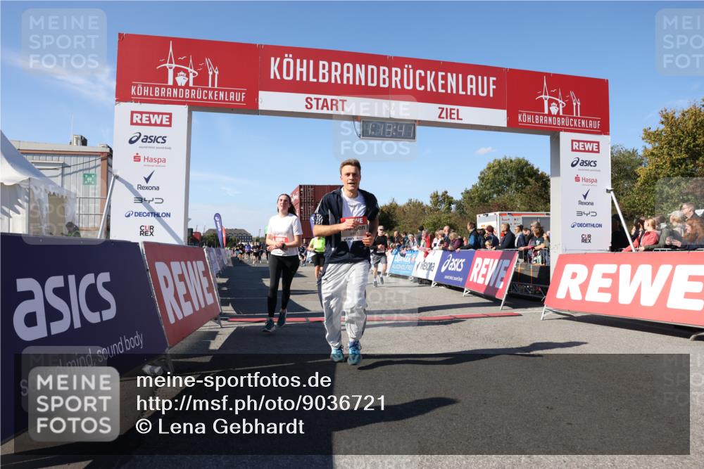 03.10.2025 - Köhlbrandbrückenlauf Lena Gebhardt http://msf.ph/oto/9036721 03.10.2025 13:13:41 Ziel 4065, 4461, 4580, 4595, 5147, 5802, 5884, 5886, 5908, 6116, 6363, 6366 meine-sportfotos.de