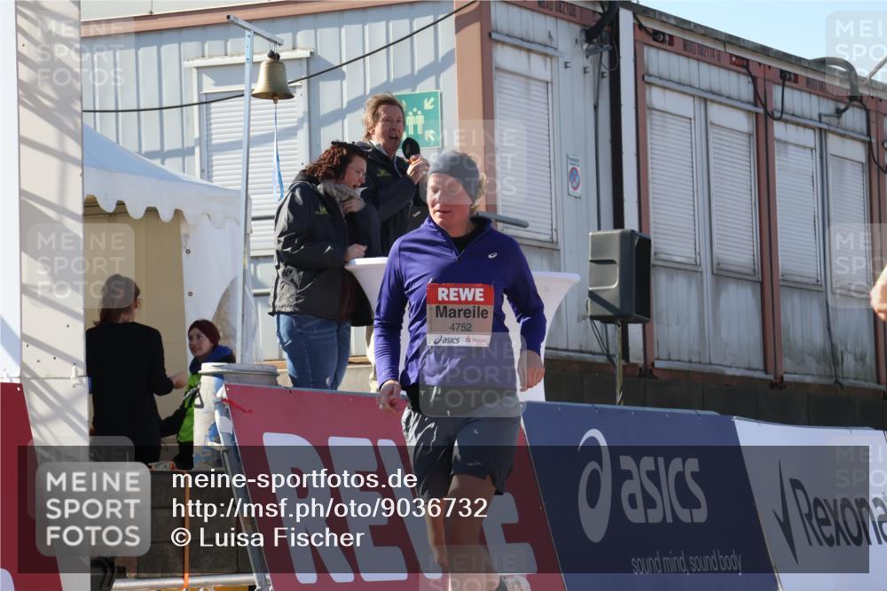 03.10.2025 - Köhlbrandbrückenlauf Luisa Fischer http://msf.ph/oto/9036732 03.10.2025 13:23:35 Ziel 4450, 4477, 4719, 4743, 4752, 4887, 4892, 5003, 5114, 5397, 5653, 5855, 6291, 6337, 6338, 6378 meine-sportfotos.de