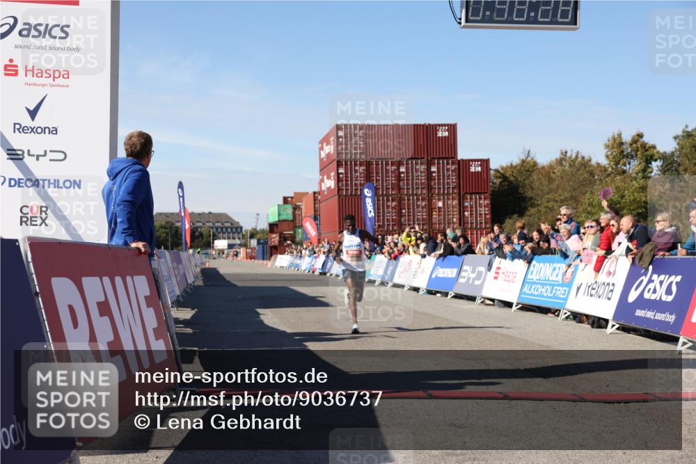 03.10.2025 - Köhlbrandbrückenlauf Lena Gebhardt http://msf.ph/oto/9036737 03.10.2025 12:48:28 Ziel 6359 meine-sportfotos.de