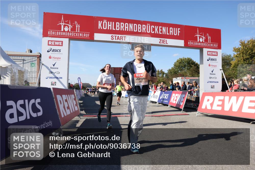 03.10.2025 - Köhlbrandbrückenlauf Lena Gebhardt http://msf.ph/oto/9036738 03.10.2025 13:13:42 Ziel 4348, 4461, 4580, 4595, 5147, 5802, 5884, 5886, 5908, 6116, 6363, 6366 meine-sportfotos.de