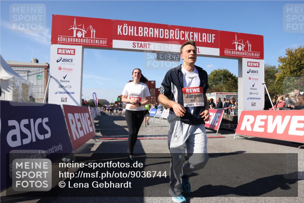 03.10.2025 - Köhlbrandbrückenlauf Lena Gebhardt http://msf.ph/oto/9036744 03.10.2025 13:13:42 Ziel 4348, 4461, 4580, 4595, 5147, 5802, 5884, 5886, 5908, 6116, 6363, 6366 meine-sportfotos.de