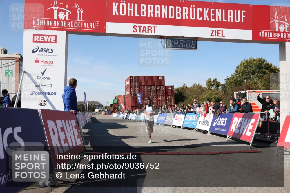 03.10.2025 - Köhlbrandbrückenlauf Lena Gebhardt http://msf.ph/oto/9036752 03.10.2025 12:48:29 Ziel 6359 meine-sportfotos.de