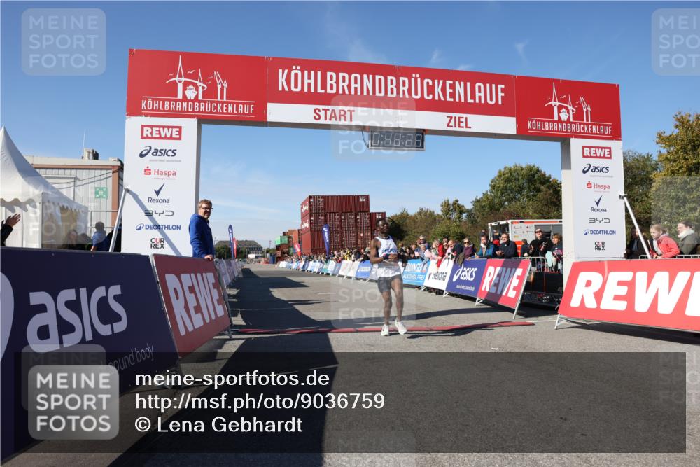 03.10.2025 - Köhlbrandbrückenlauf Lena Gebhardt http://msf.ph/oto/9036759 03.10.2025 12:48:29 Ziel 6359 meine-sportfotos.de