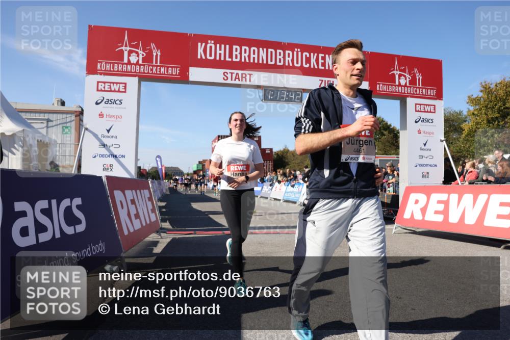 03.10.2025 - Köhlbrandbrückenlauf Lena Gebhardt http://msf.ph/oto/9036763 03.10.2025 13:13:42 Ziel 4348, 4461, 4580, 4595, 5147, 5802, 5884, 5886, 5908, 6116, 6363, 6366 meine-sportfotos.de