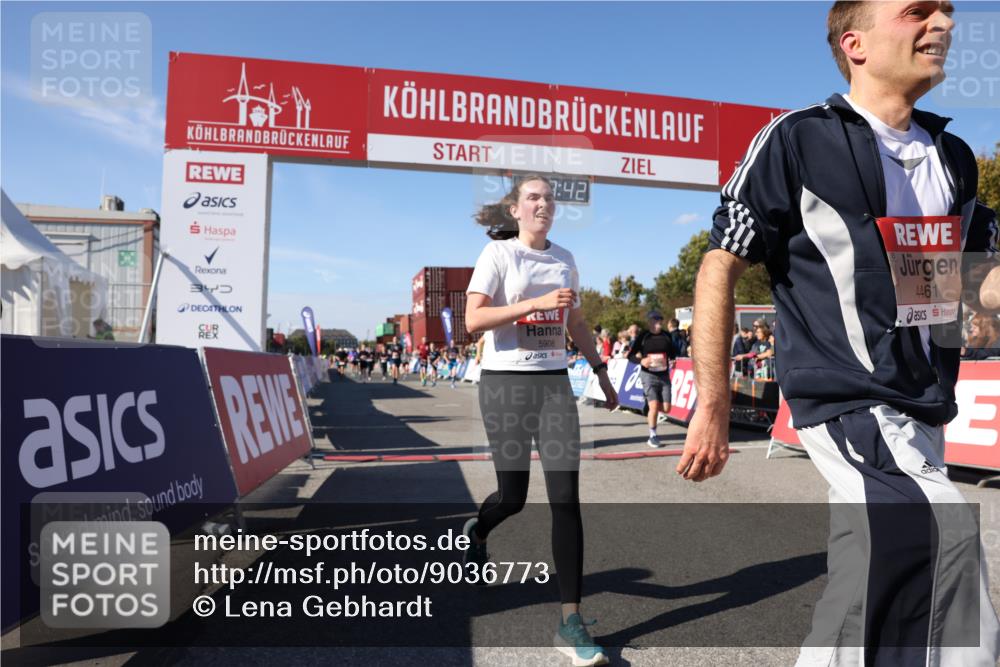 03.10.2025 - Köhlbrandbrückenlauf Lena Gebhardt http://msf.ph/oto/9036773 03.10.2025 13:13:43 Ziel 4348, 4461, 4595, 5147, 5802, 5884, 5886, 5908, 6116, 6363, 6366 meine-sportfotos.de