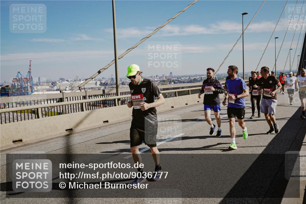 03.10.2025 - Köhlbrandbrückenlauf Michael Burmester http://msf.ph/oto/9036777 03.10.2025 12:29:29 Position 1 5147 meine-sportfotos.de