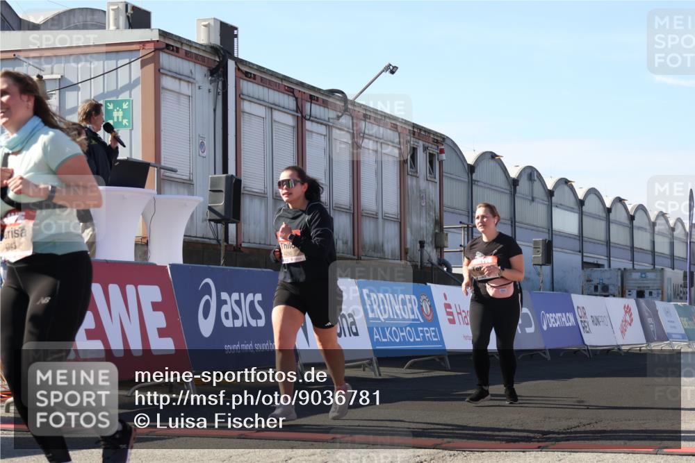 03.10.2025 - Köhlbrandbrückenlauf Luisa Fischer http://msf.ph/oto/9036781 03.10.2025 13:23:42 Ziel 4285, 4743, 4752, 5093, 5397, 5653, 5855 meine-sportfotos.de