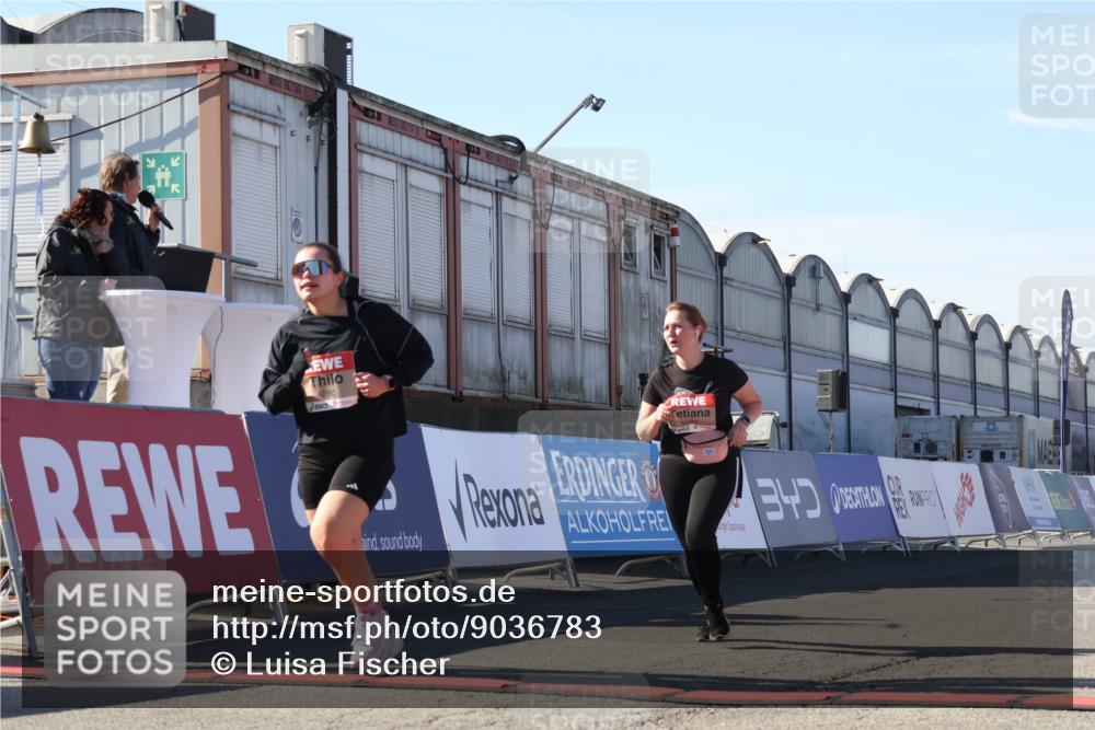03.10.2025 - Köhlbrandbrückenlauf Luisa Fischer http://msf.ph/oto/9036783 03.10.2025 13:23:42 Ziel 4285, 4743, 4752, 5093, 5397, 5653, 5855 meine-sportfotos.de
