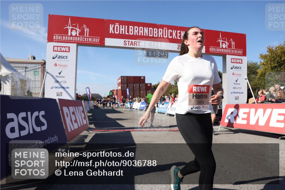 03.10.2025 - Köhlbrandbrückenlauf Lena Gebhardt http://msf.ph/oto/9036788 03.10.2025 13:13:43 Ziel 4348, 4461, 4595, 5147, 5802, 5884, 5886, 5908, 6116, 6363, 6366 meine-sportfotos.de