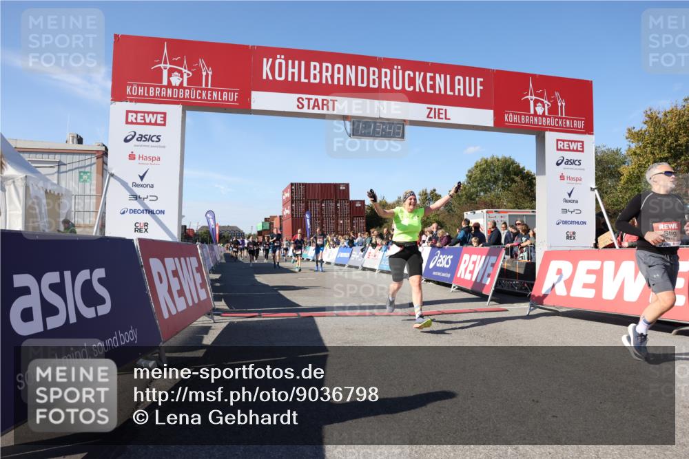 03.10.2025 - Köhlbrandbrückenlauf Lena Gebhardt http://msf.ph/oto/9036798 03.10.2025 13:13:44 Ziel 4348, 4461, 4595, 4642, 5802, 5884, 5886, 5908, 6116, 6363, 6366, 6488 meine-sportfotos.de