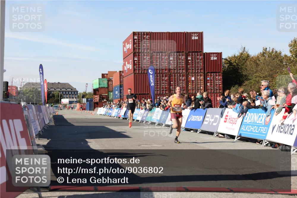 03.10.2025 - Köhlbrandbrückenlauf Lena Gebhardt http://msf.ph/oto/9036802 03.10.2025 12:48:56 Ziel 5797, 6240 meine-sportfotos.de