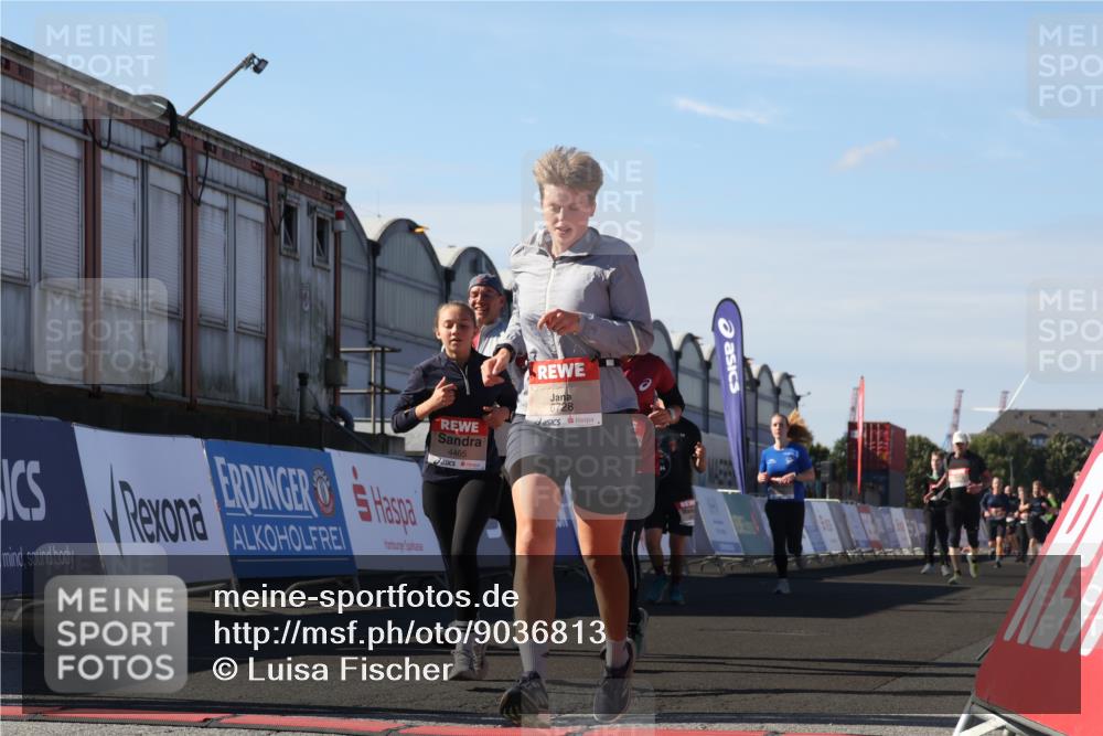 03.10.2025 - Köhlbrandbrückenlauf Luisa Fischer http://msf.ph/oto/9036813 03.10.2025 13:23:48 Ziel 4285, 4465, 4743, 4918, 5081, 5093, 5397, 5431, 5742, 5855, 6728 meine-sportfotos.de