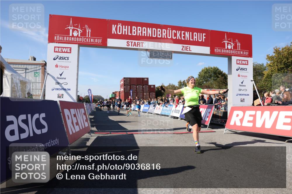 03.10.2025 - Köhlbrandbrückenlauf Lena Gebhardt http://msf.ph/oto/9036816 03.10.2025 13:13:44 Ziel 4348, 4461, 4595, 4642, 5802, 5884, 5886, 5908, 6116, 6363, 6366, 6488 meine-sportfotos.de