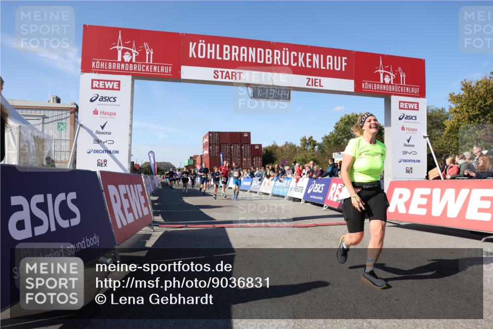 03.10.2025 - Köhlbrandbrückenlauf Lena Gebhardt http://msf.ph/oto/9036831 03.10.2025 13:13:45 Ziel 4348, 4461, 4595, 4642, 5640, 5802, 5884, 5886, 5908, 6116, 6363, 6366, 6487, 6488 meine-sportfotos.de