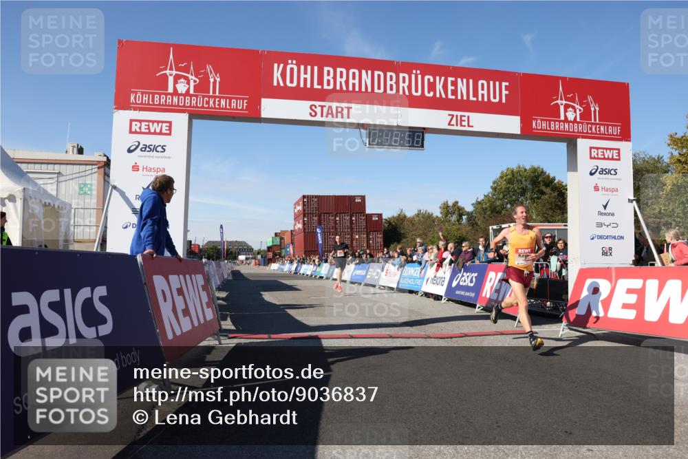 03.10.2025 - Köhlbrandbrückenlauf Lena Gebhardt http://msf.ph/oto/9036837 03.10.2025 12:48:59 Ziel 5797, 6240 meine-sportfotos.de