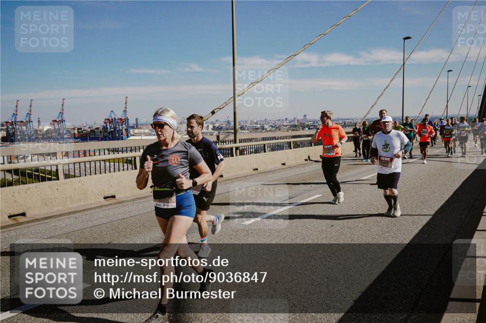 03.10.2025 - Köhlbrandbrückenlauf Michael Burmester http://msf.ph/oto/9036847 03.10.2025 12:29:33 Position 1  meine-sportfotos.de