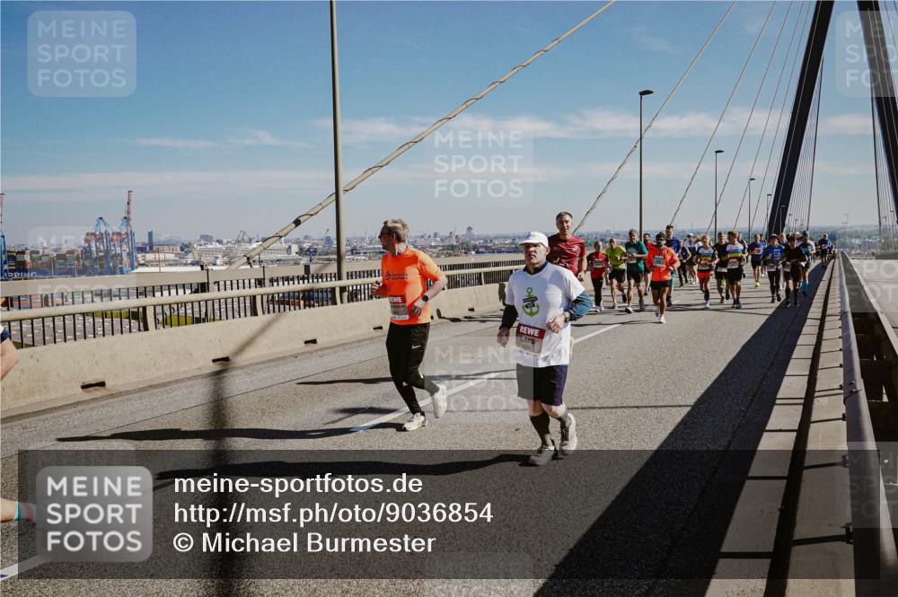 03.10.2025 - Köhlbrandbrückenlauf Michael Burmester http://msf.ph/oto/9036854 03.10.2025 12:29:34 Position 1 404 meine-sportfotos.de