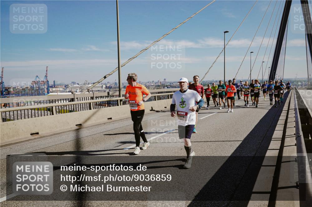 03.10.2025 - Köhlbrandbrückenlauf Michael Burmester http://msf.ph/oto/9036859 03.10.2025 12:29:34 Position 1 404 meine-sportfotos.de