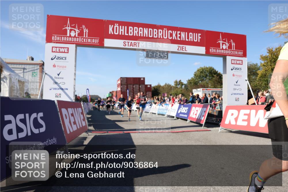 03.10.2025 - Köhlbrandbrückenlauf Lena Gebhardt http://msf.ph/oto/9036864 03.10.2025 13:13:45 Ziel 4348, 4461, 4595, 4642, 5640, 5802, 5884, 5886, 5908, 6116, 6363, 6366, 6487, 6488 meine-sportfotos.de