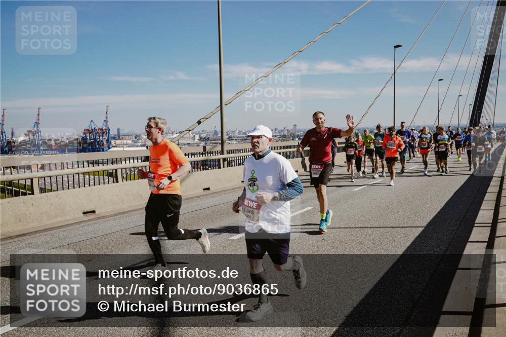03.10.2025 - Köhlbrandbrückenlauf Michael Burmester http://msf.ph/oto/9036865 03.10.2025 12:29:35 Position 1 404 meine-sportfotos.de