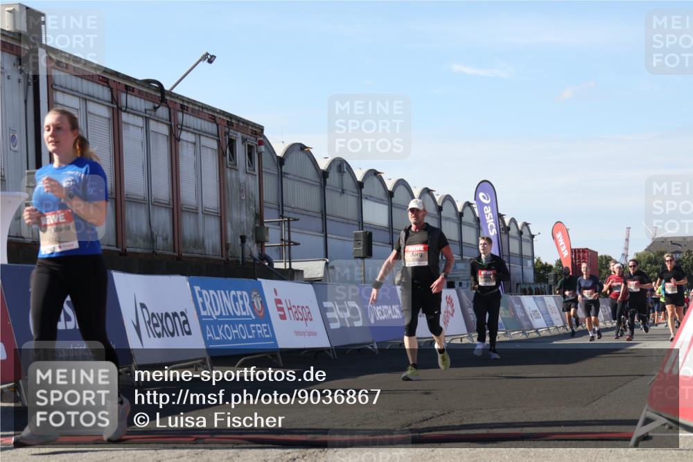 03.10.2025 - Köhlbrandbrückenlauf Luisa Fischer http://msf.ph/oto/9036867 03.10.2025 13:23:54 Ziel 4465, 4647, 4918, 5081, 5093, 5361, 5431, 5709, 5742, 6728 meine-sportfotos.de