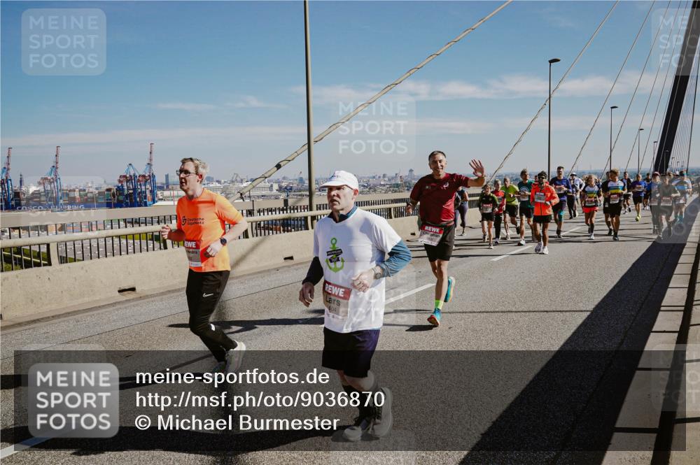 03.10.2025 - Köhlbrandbrückenlauf Michael Burmester http://msf.ph/oto/9036870 03.10.2025 12:29:35 Position 1 404 meine-sportfotos.de
