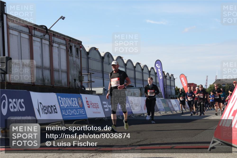 03.10.2025 - Köhlbrandbrückenlauf Luisa Fischer http://msf.ph/oto/9036874 03.10.2025 13:23:54 Ziel 4465, 4647, 4918, 5081, 5093, 5361, 5431, 5709, 5742, 6728 meine-sportfotos.de