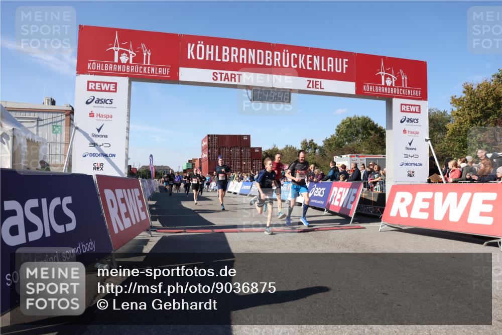 03.10.2025 - Köhlbrandbrückenlauf Lena Gebhardt http://msf.ph/oto/9036875 03.10.2025 13:13:46 Ziel 4348, 4461, 4522, 4642, 5640, 5802, 5884, 5886, 5908, 6116, 6228, 6363, 6366, 6487, 6488, 6604 meine-sportfotos.de