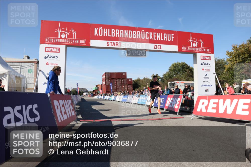 03.10.2025 - Köhlbrandbrückenlauf Lena Gebhardt http://msf.ph/oto/9036877 03.10.2025 12:49:00 Ziel 5797, 6240 meine-sportfotos.de