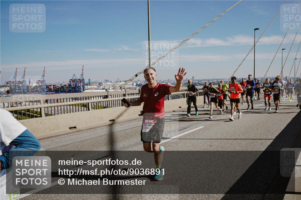 03.10.2025 - Köhlbrandbrückenlauf Michael Burmester http://msf.ph/oto/9036891 03.10.2025 12:29:36 Position 1 15, 5802 meine-sportfotos.de