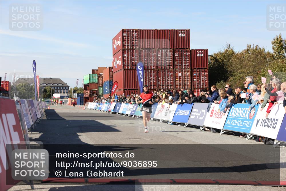 03.10.2025 - Köhlbrandbrückenlauf Lena Gebhardt http://msf.ph/oto/9036895 03.10.2025 12:49:15 Ziel 6514 meine-sportfotos.de