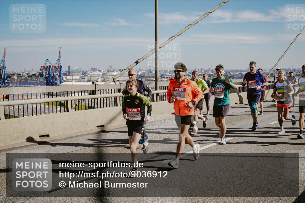03.10.2025 - Köhlbrandbrückenlauf Michael Burmester http://msf.ph/oto/9036912 03.10.2025 12:29:38 Position 1 6438, 6726 meine-sportfotos.de