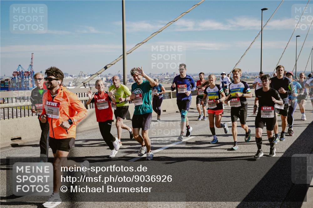 03.10.2025 - Köhlbrandbrückenlauf Michael Burmester http://msf.ph/oto/9036926 03.10.2025 12:29:38 Position 1 6726, 4242, 75023, 4885 meine-sportfotos.de
