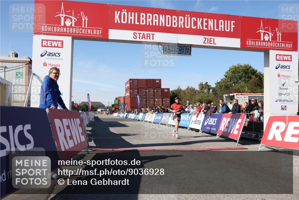 03.10.2025 - Köhlbrandbrückenlauf Lena Gebhardt http://msf.ph/oto/9036928 03.10.2025 12:49:17 Ziel 6514 meine-sportfotos.de