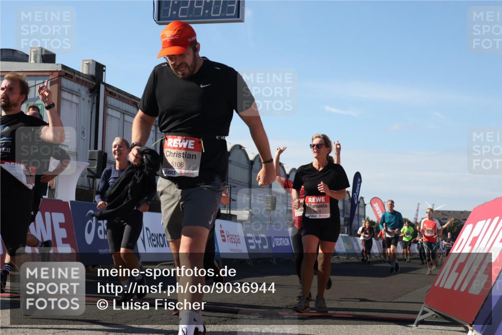 03.10.2025 - Köhlbrandbrückenlauf Luisa Fischer http://msf.ph/oto/9036944 03.10.2025 13:24:02 Ziel 4647, 4657, 5106, 5361, 5387, 5389, 5419, 5431, 5709, 5742, 6119, 6442, 6443, 6557, 6643 meine-sportfotos.de