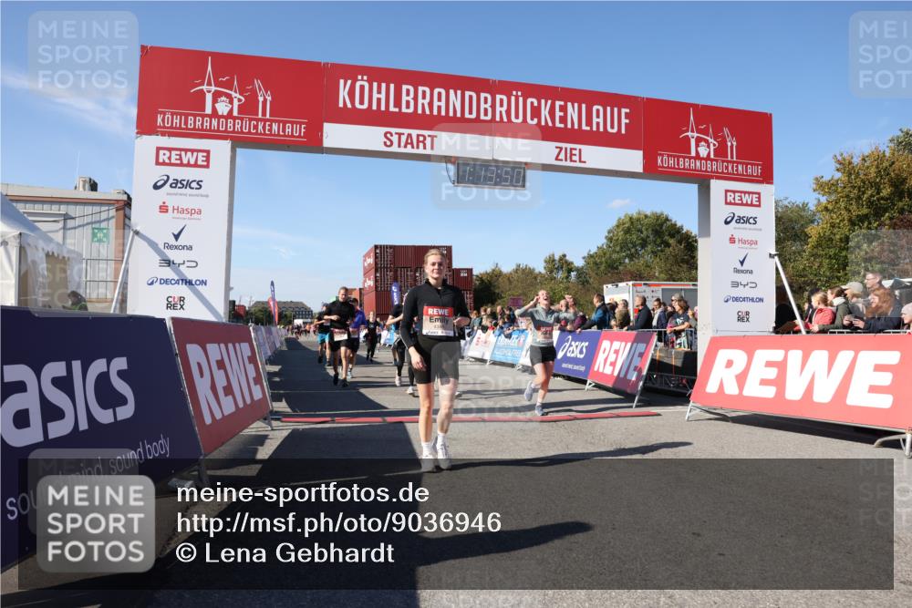03.10.2025 - Köhlbrandbrückenlauf Lena Gebhardt http://msf.ph/oto/9036946 03.10.2025 13:13:50 Ziel 4188, 4306, 4348, 4522, 4612, 4642, 5078, 5640, 5700, 5802, 5884, 5886, 5908, 6116, 6125, 6227, 6228, 6363, 6366, 6487, 6488, 6604 meine-sportfotos.de