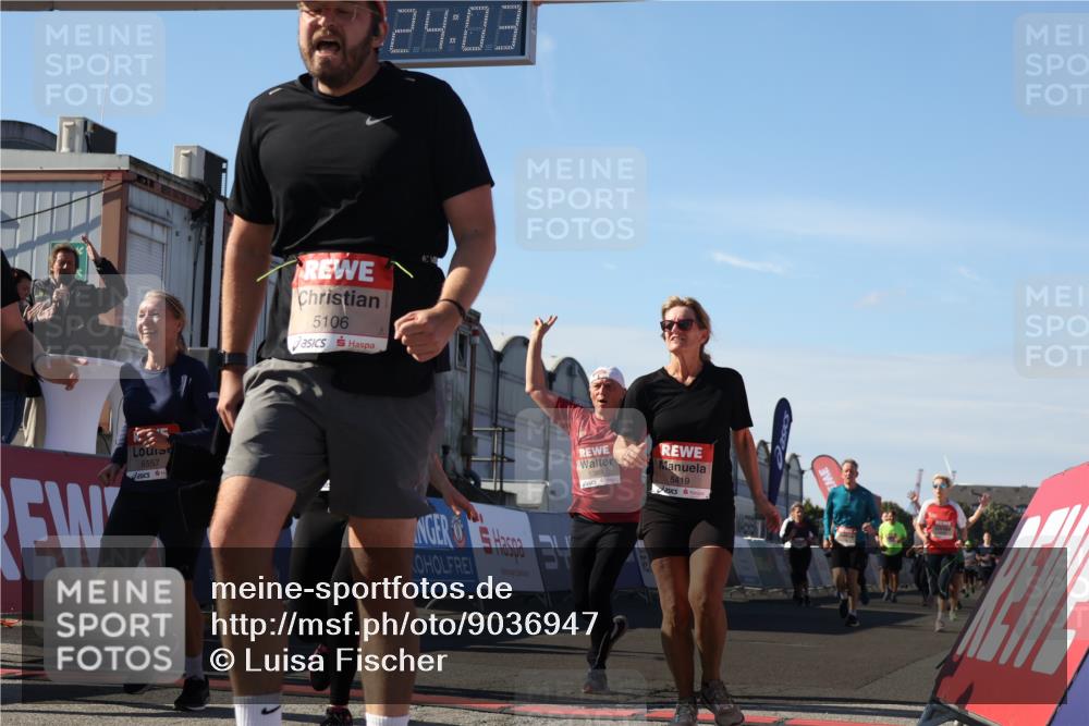 03.10.2025 - Köhlbrandbrückenlauf Luisa Fischer http://msf.ph/oto/9036947 03.10.2025 13:24:02 Ziel 4647, 4657, 5106, 5361, 5387, 5389, 5419, 5431, 5709, 5742, 6119, 6442, 6443, 6557, 6643 meine-sportfotos.de