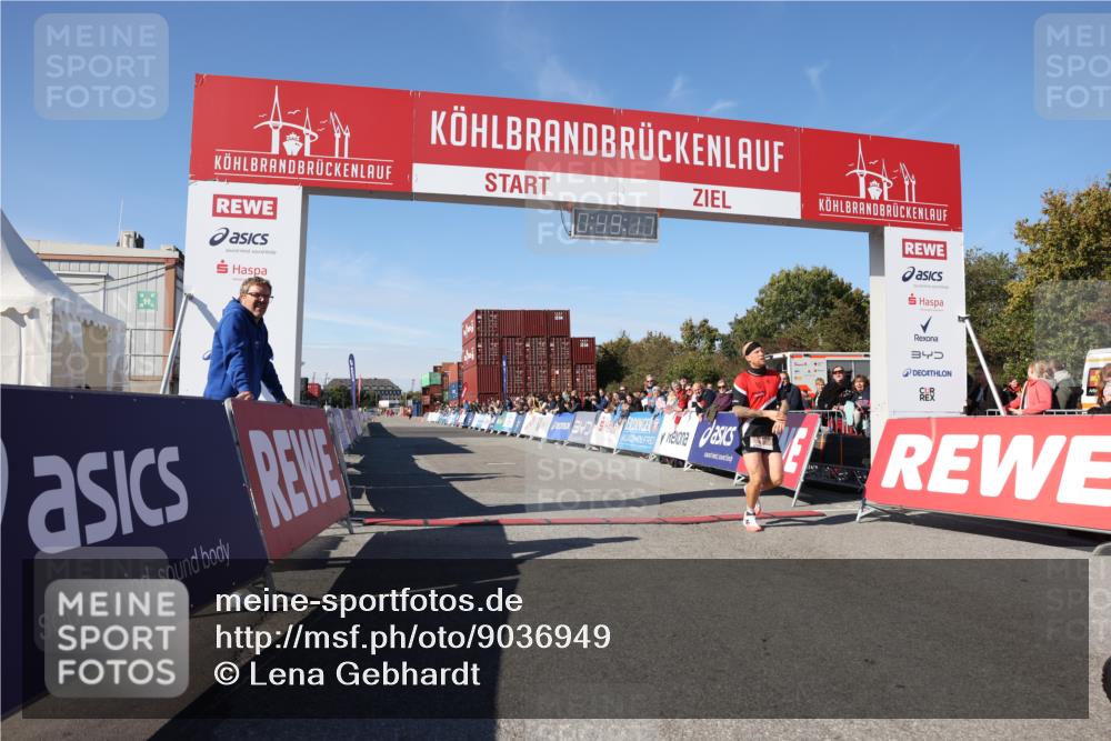 03.10.2025 - Köhlbrandbrückenlauf Lena Gebhardt http://msf.ph/oto/9036949 03.10.2025 12:49:18 Ziel 6514 meine-sportfotos.de