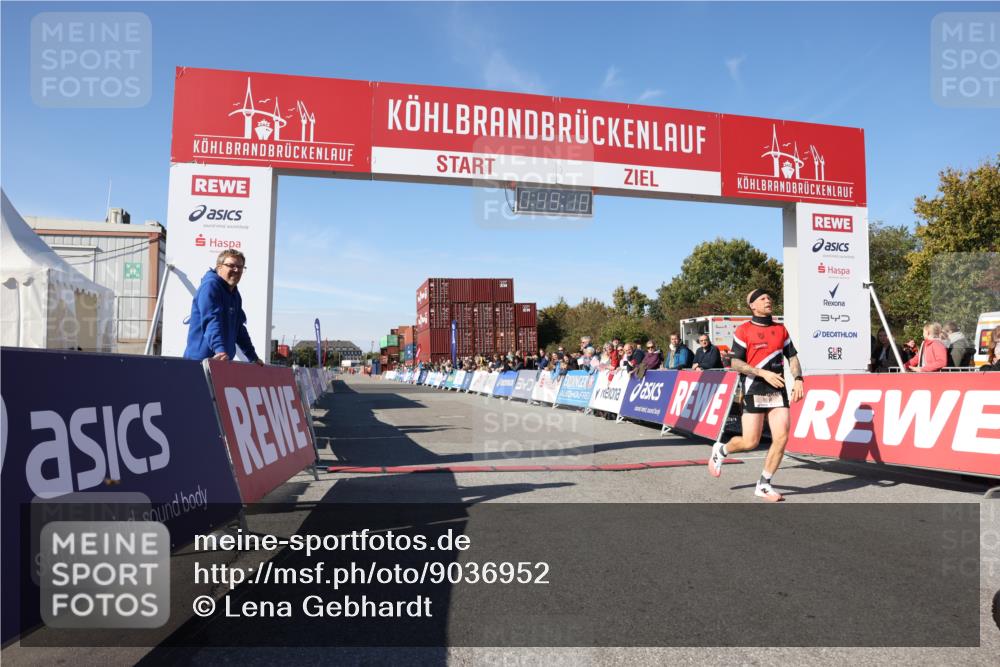 03.10.2025 - Köhlbrandbrückenlauf Lena Gebhardt http://msf.ph/oto/9036952 03.10.2025 12:49:18 Ziel 6514 meine-sportfotos.de