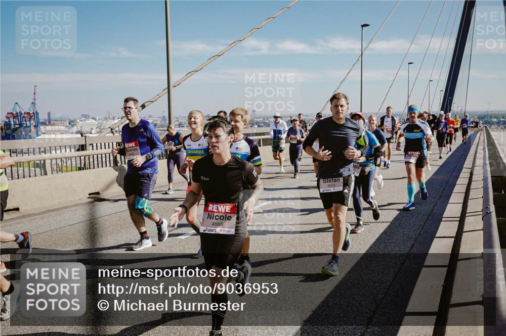 03.10.2025 - Köhlbrandbrückenlauf Michael Burmester http://msf.ph/oto/9036953 03.10.2025 12:29:40 Position 1 4885, 5073 meine-sportfotos.de